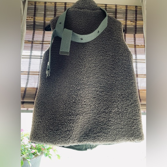 🤠SUNDANCE Kaia SherpaVest Belt Included Fits XS-Small/Med. - Picture 2 of 4